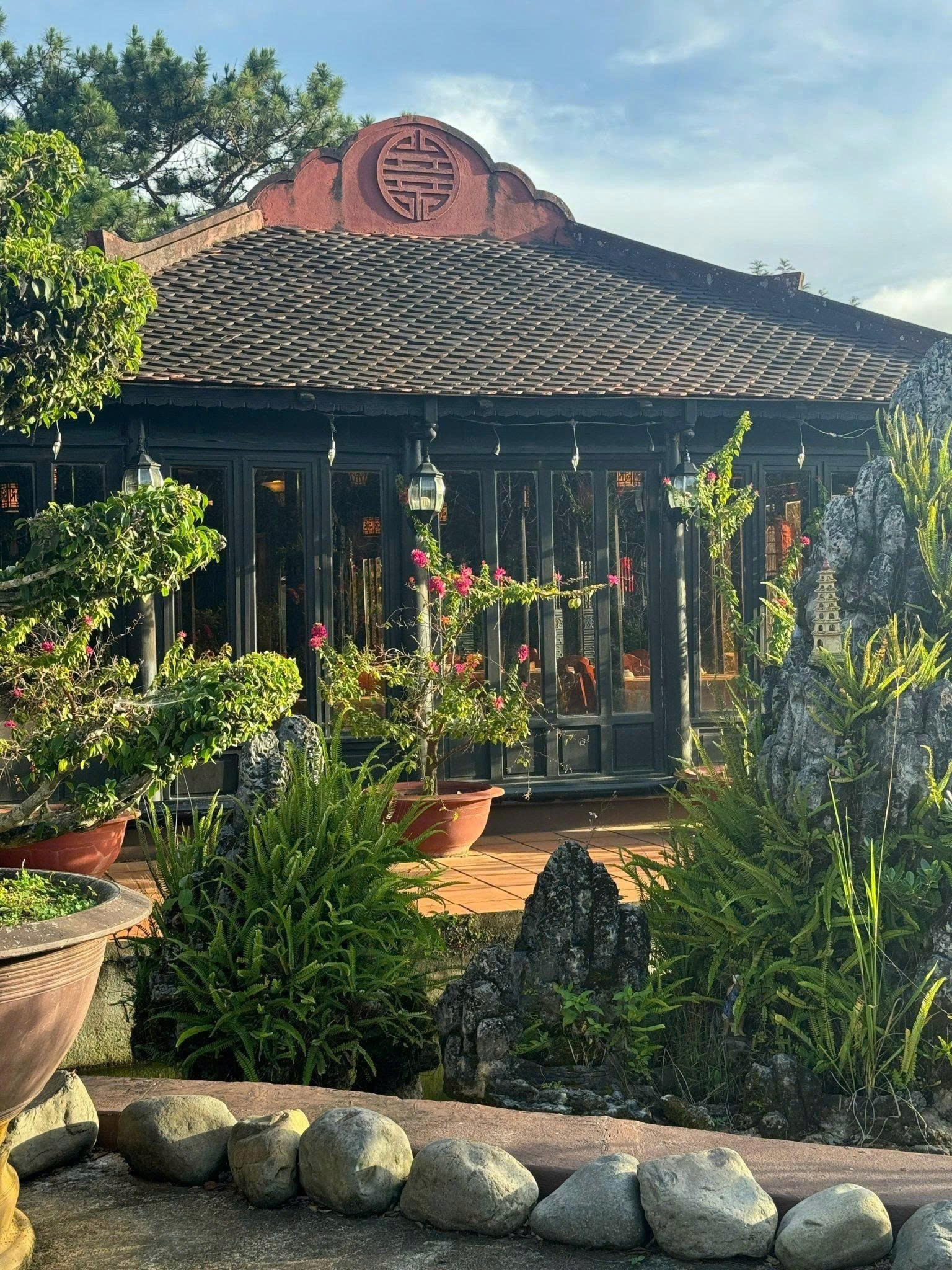 Bàn tiệc thực khách